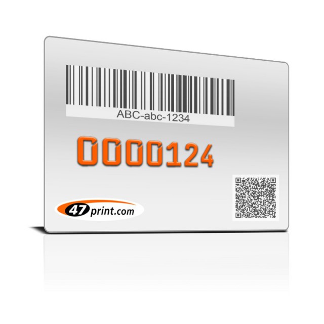Plastikkarte mit Nummerierung Personalisierung Strichcode QR-Code