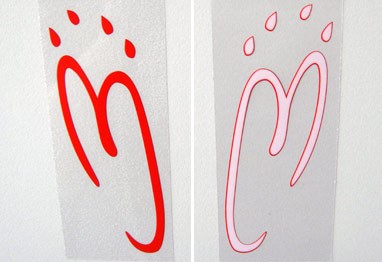 Transparenter Aufkleber mit Sonderfarbe rot und partiell weiss